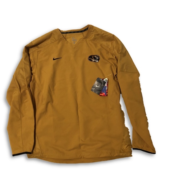 nike windbreaker shirt